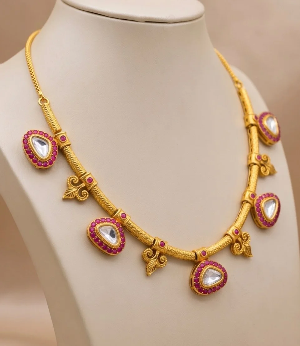 VRN24 Matte Finish Kundan Meenakari Necklace view 3